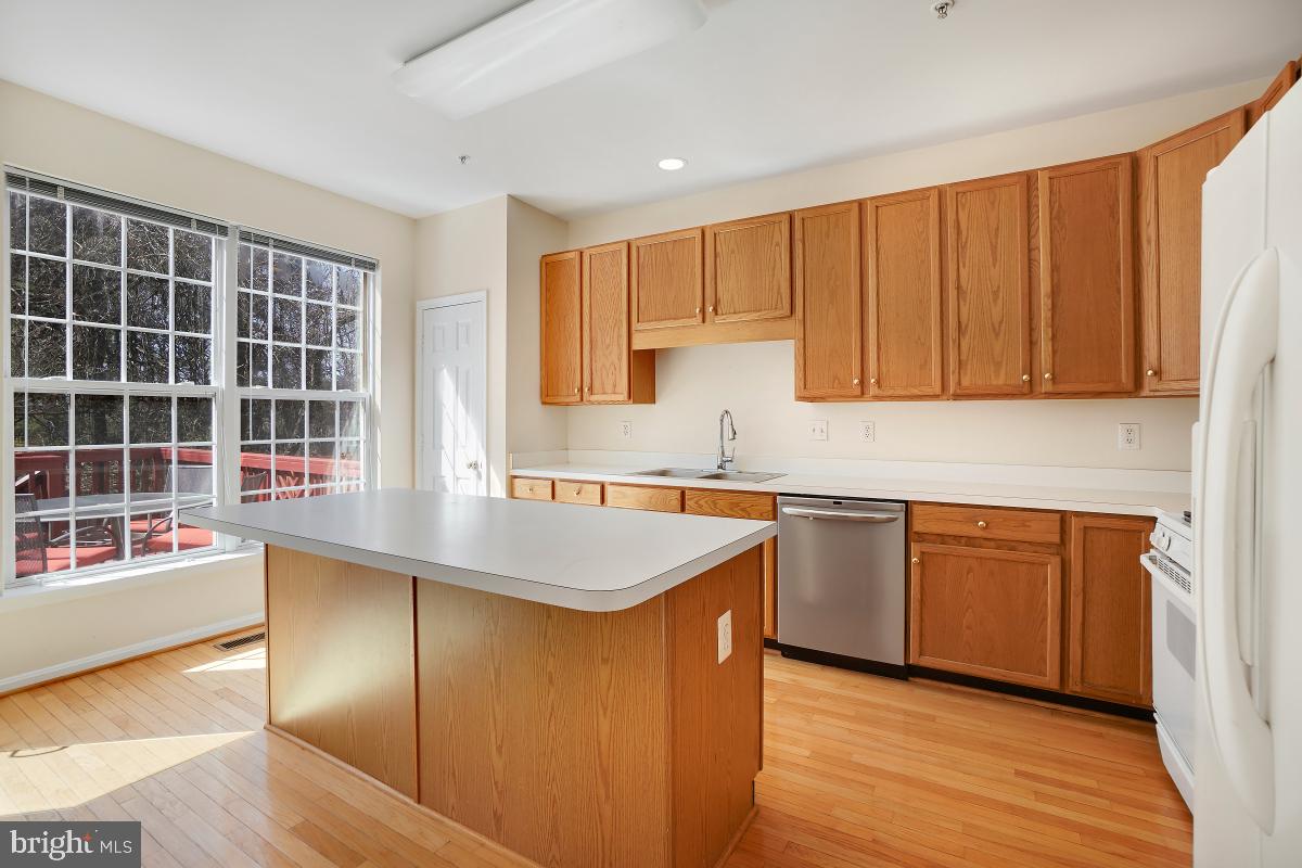 KINGSVIEW VILLAGE - Residential