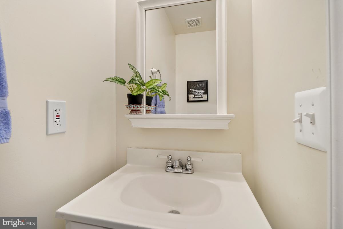 KINGSVIEW VILLAGE - Residential