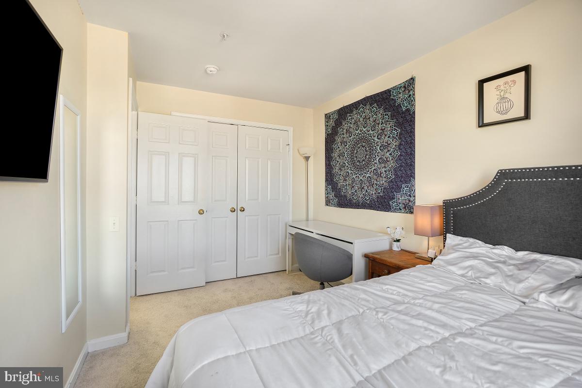 KINGSVIEW VILLAGE - Residential