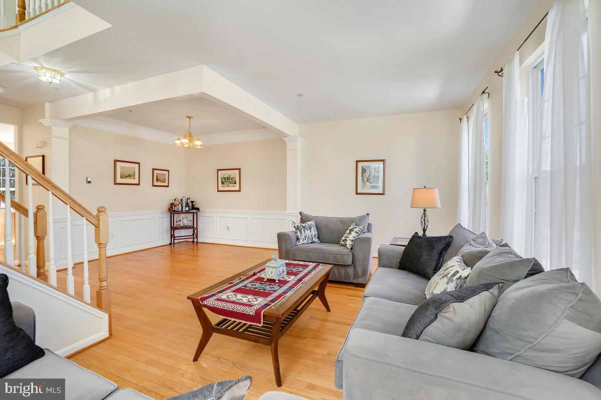 KINGSVIEW VILLAGE - Residential