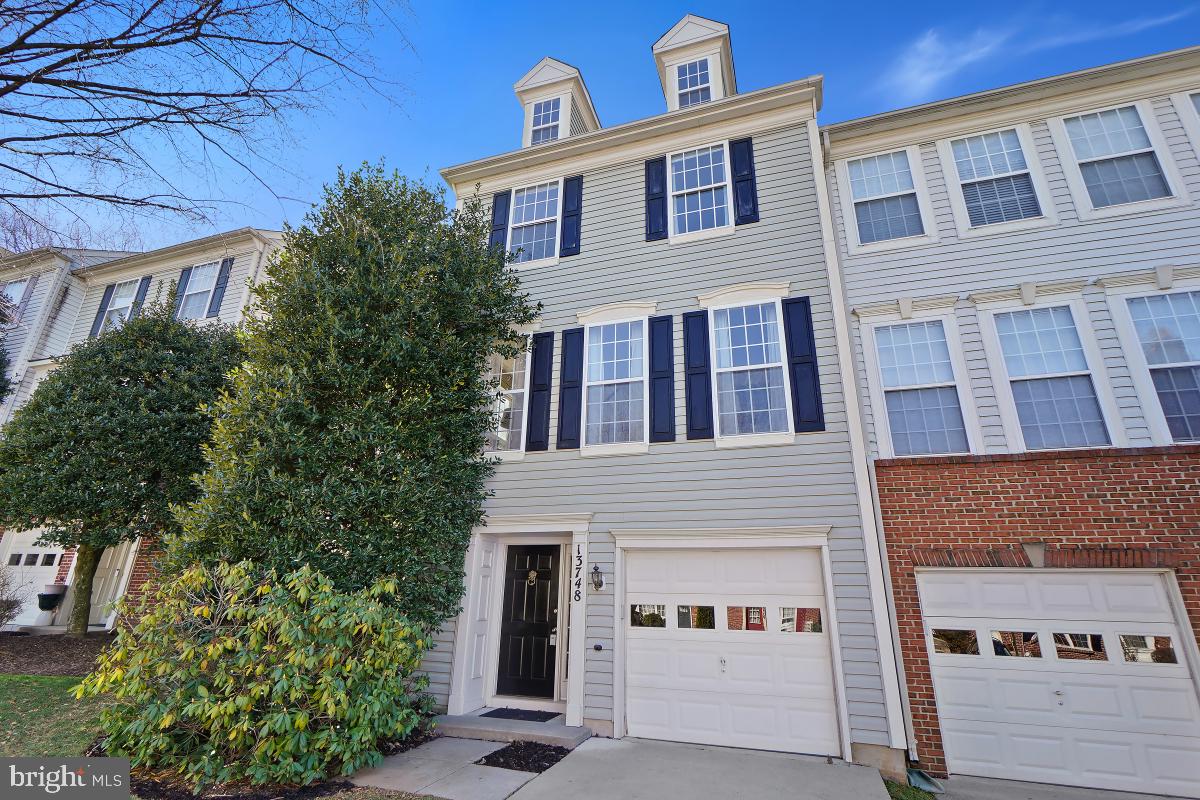 KINGSVIEW VILLAGE - Residential