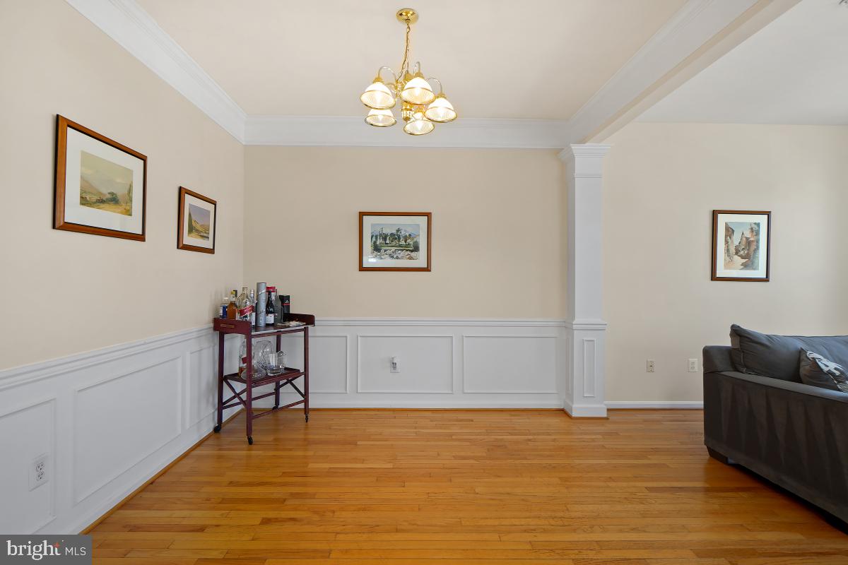 KINGSVIEW VILLAGE - Residential