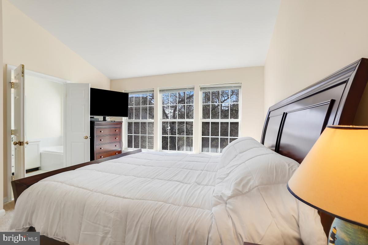 KINGSVIEW VILLAGE - Residential