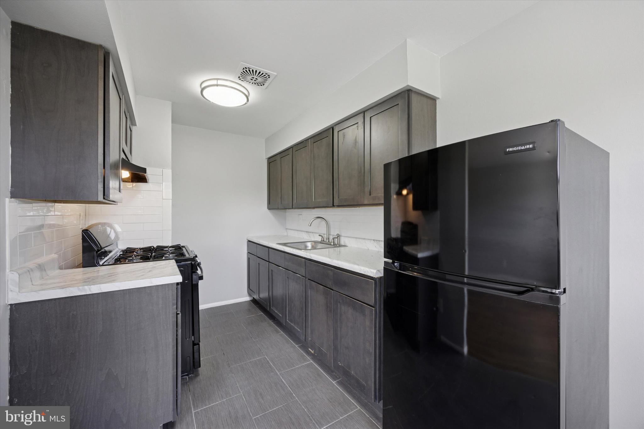 RHAWNHURST - Residential Lease