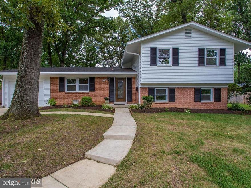 prime location near Tyson Corner shopping center, 2 miles from the metro station. a corner lot with a nice yard and patio. , ready to move in.