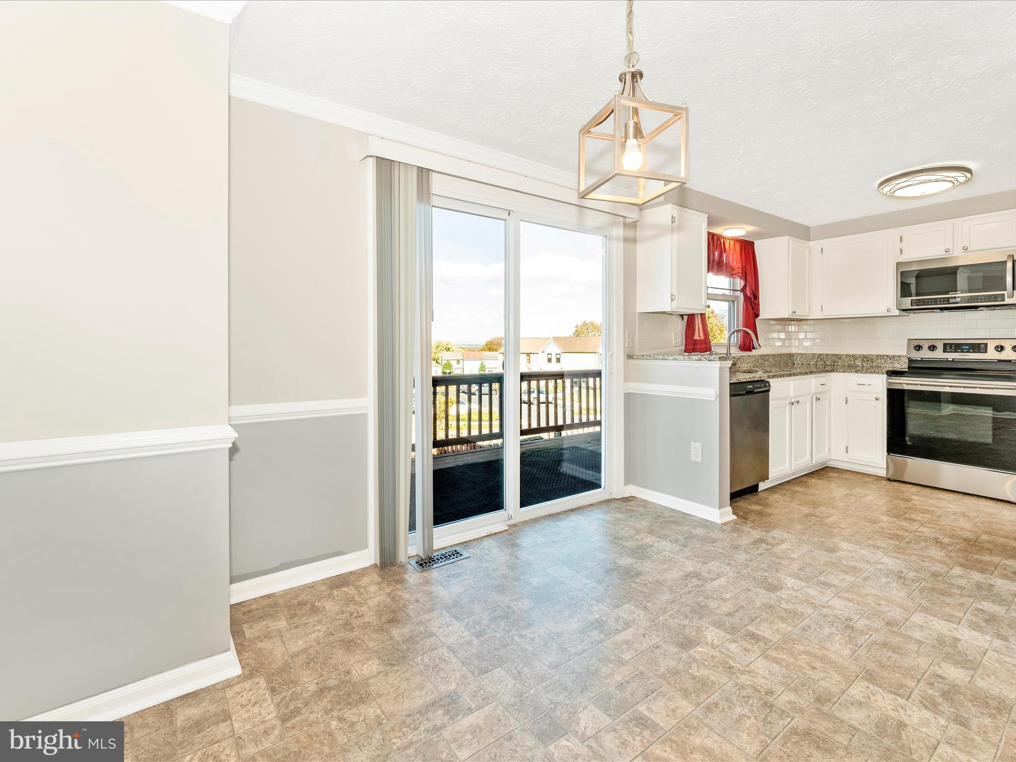 HILLCREST ORCHARDS - Residential