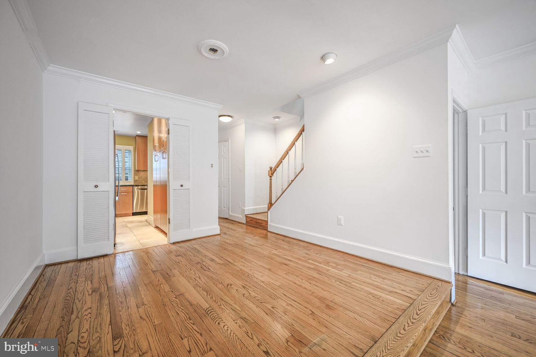 CHEVY CHASE - Residential