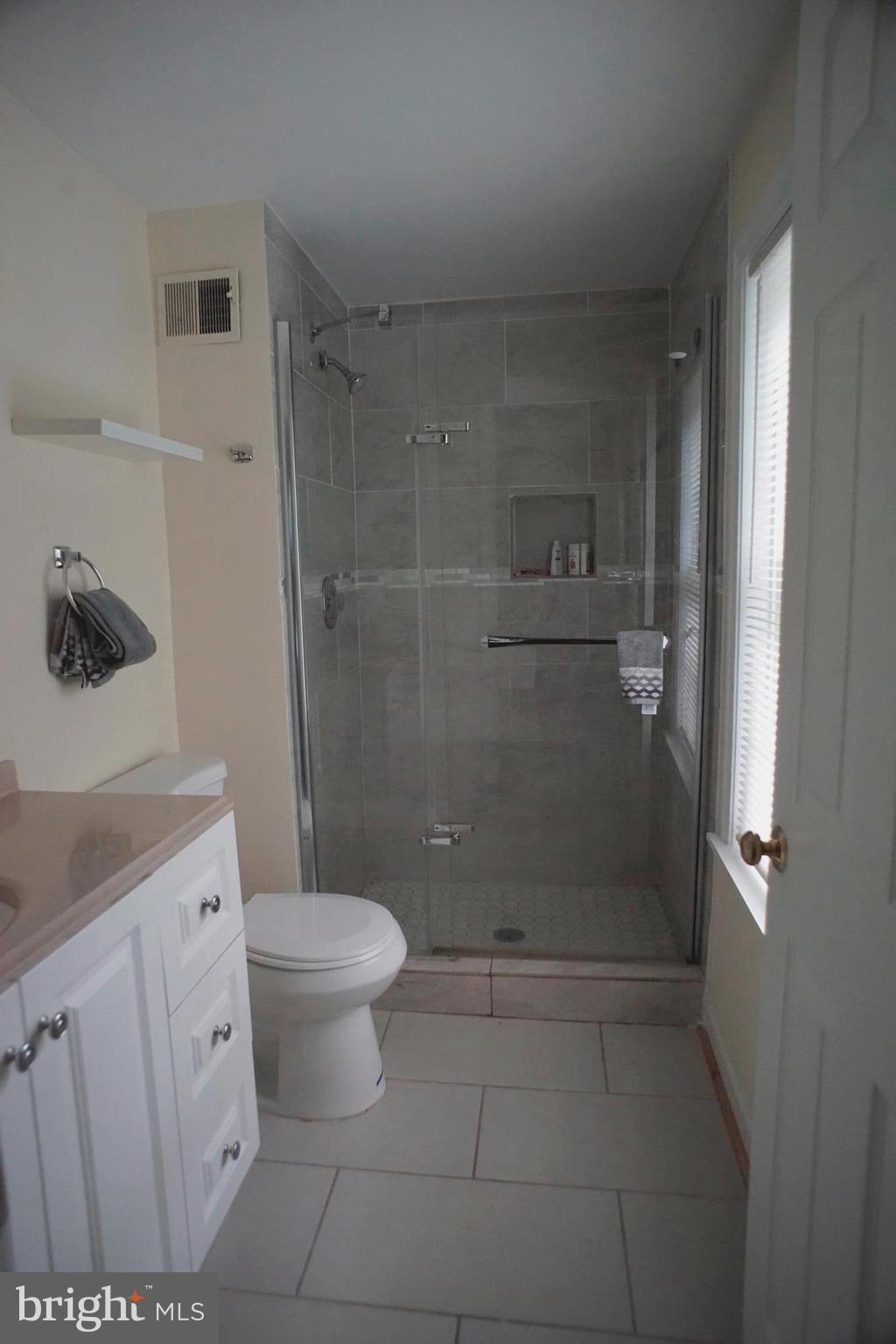 MILL CREEK TOWNE - Residential Lease