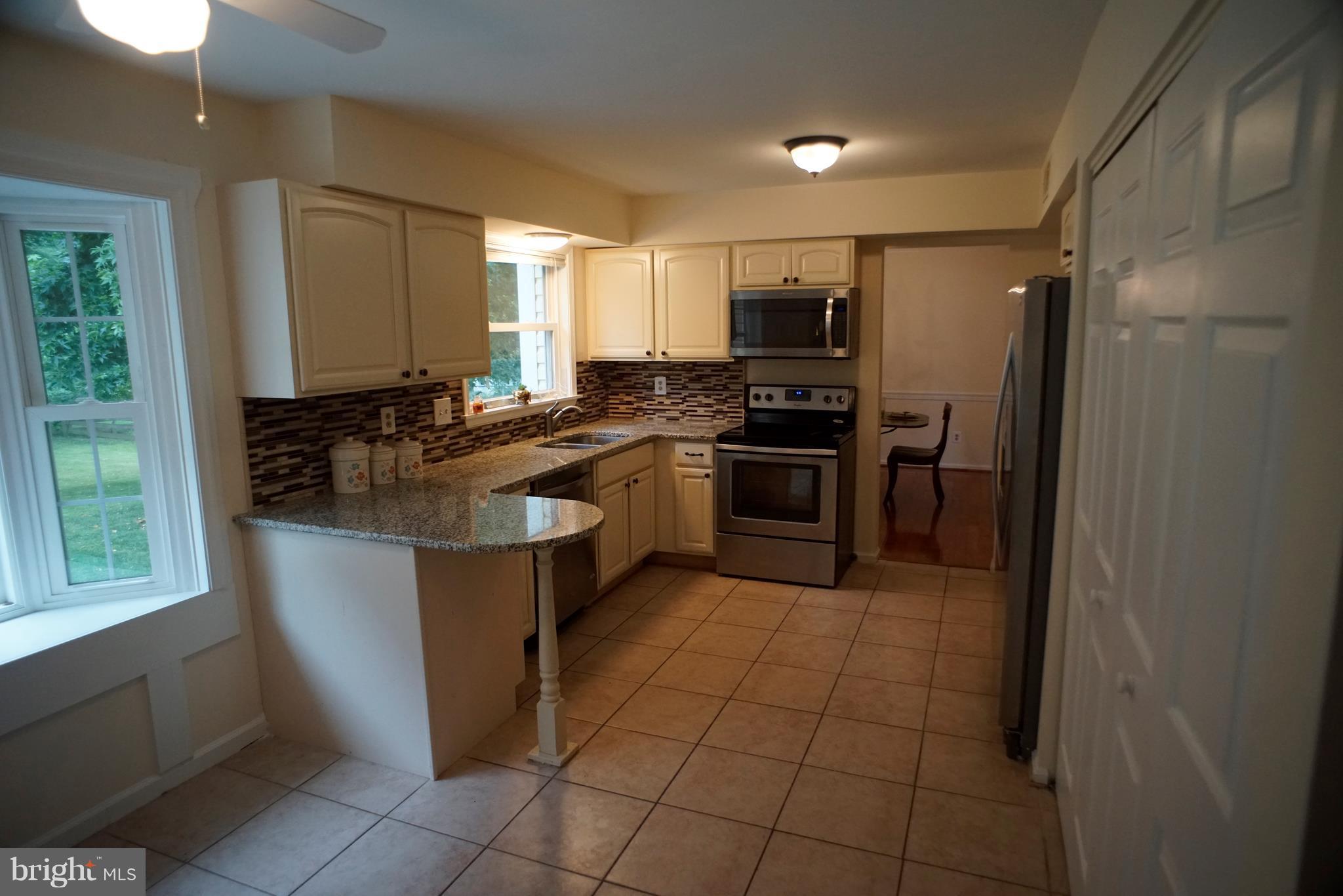 MILL CREEK TOWNE - Residential Lease