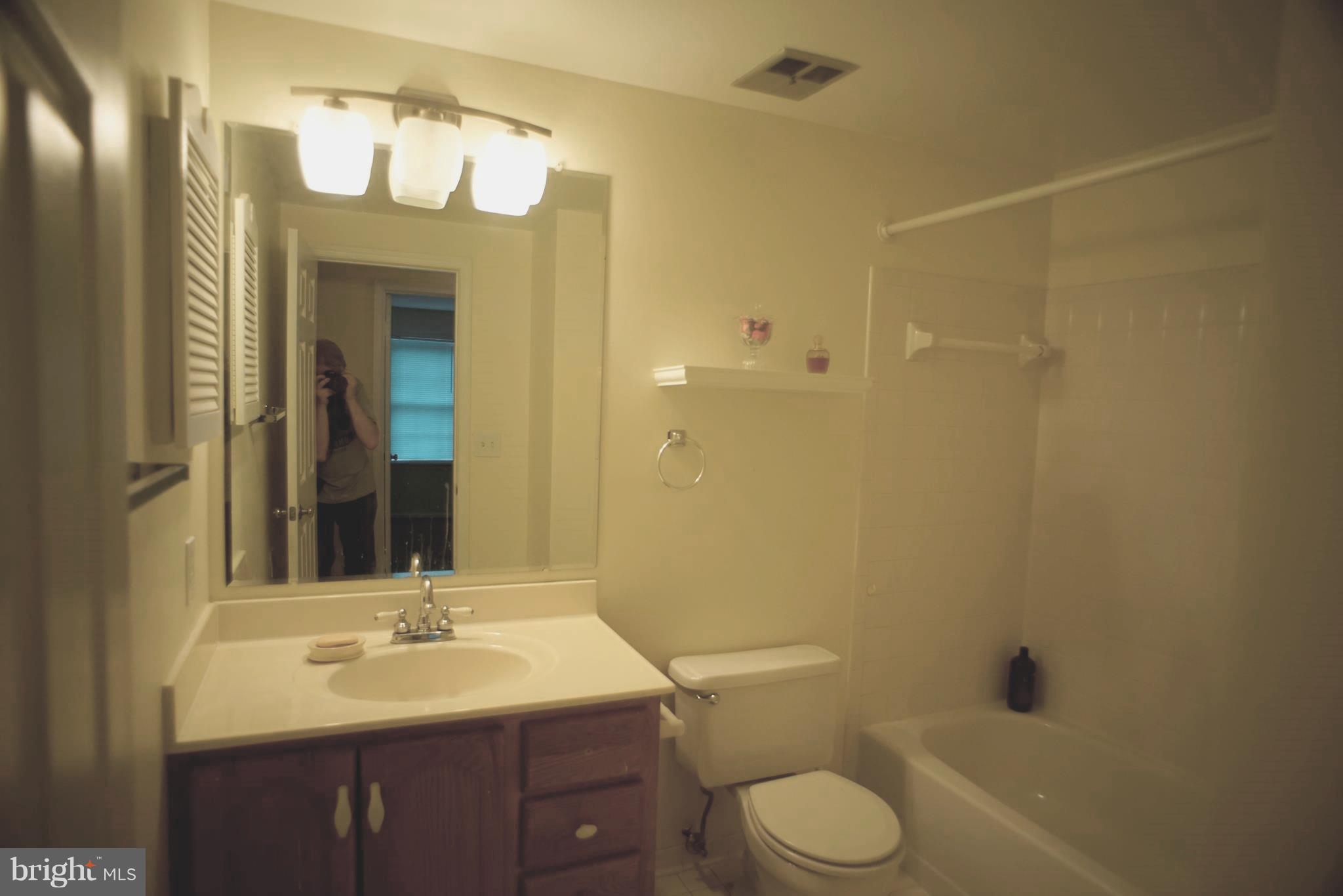 MILL CREEK TOWNE - Residential Lease