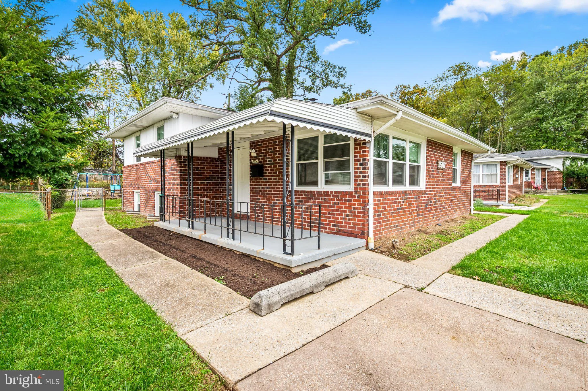 3507 Oak Court