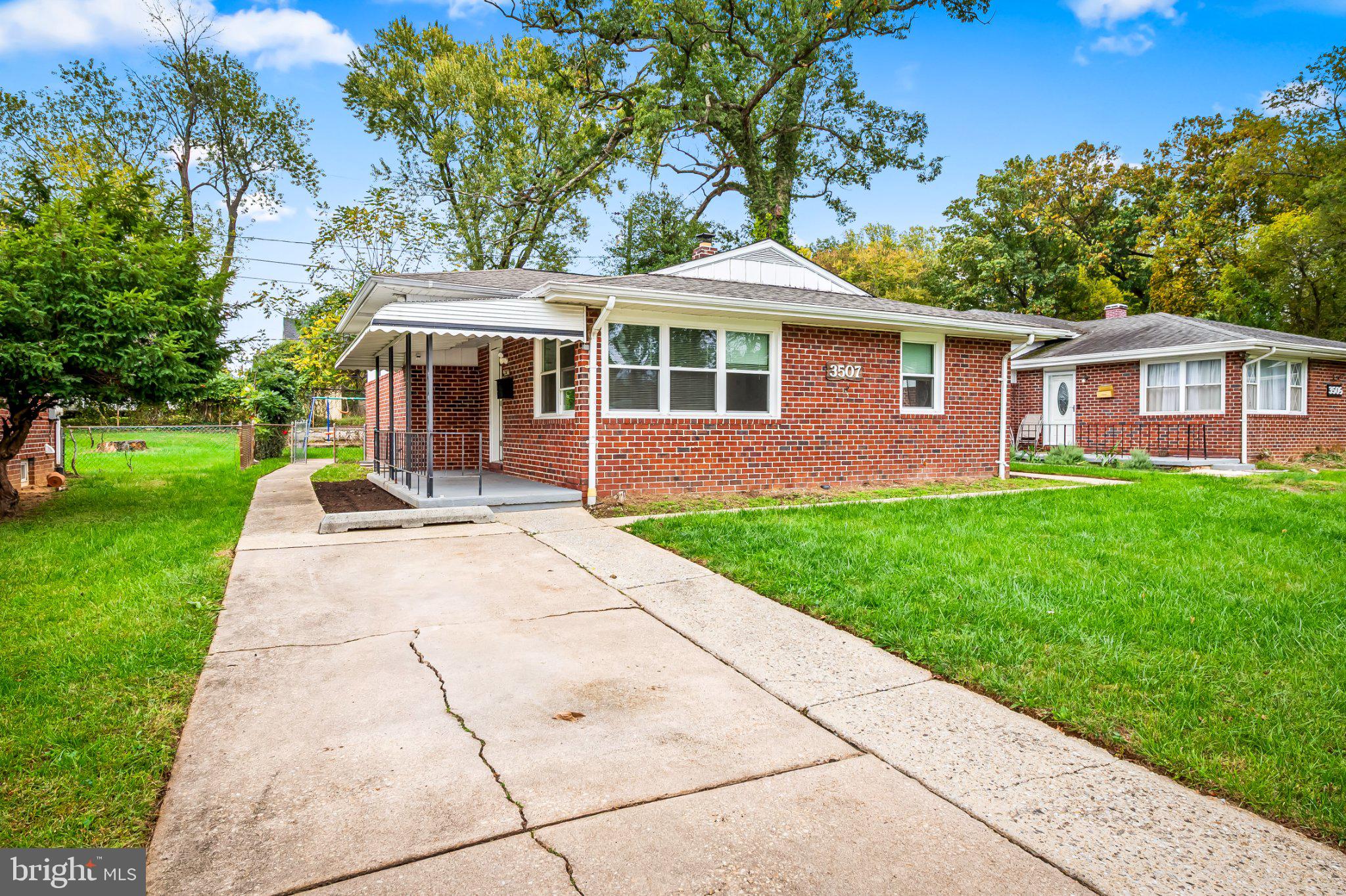 3507 OAK COURT