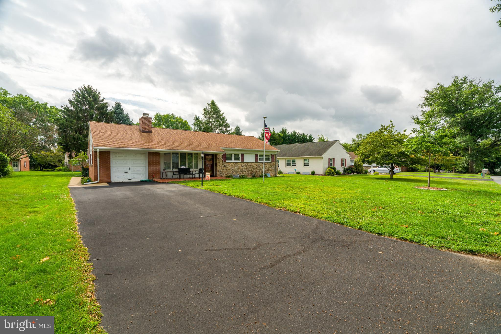 1711 BILLVIEW DRIVE