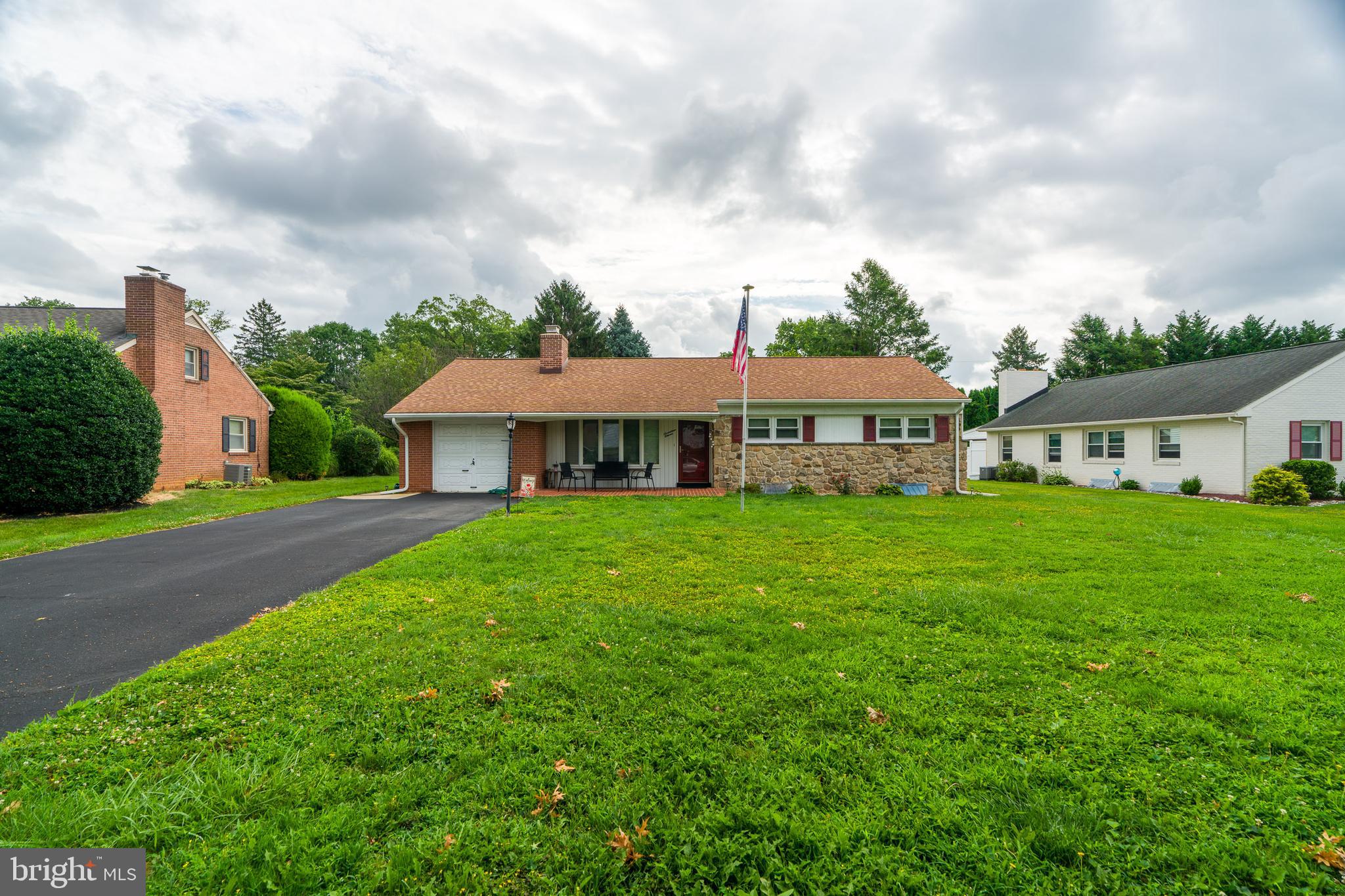 1711 BILLVIEW DRIVE
