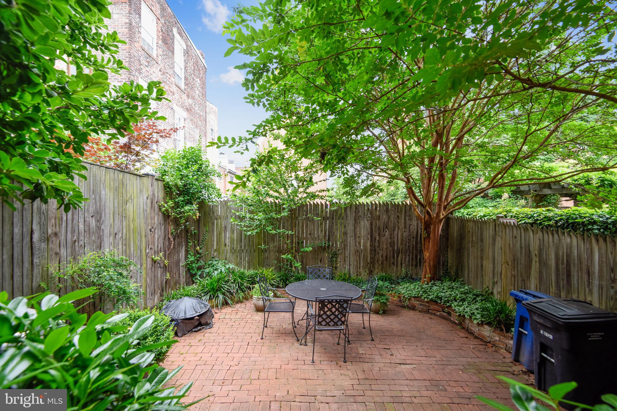 OLD TOWN ALEXANDRIA - Residential