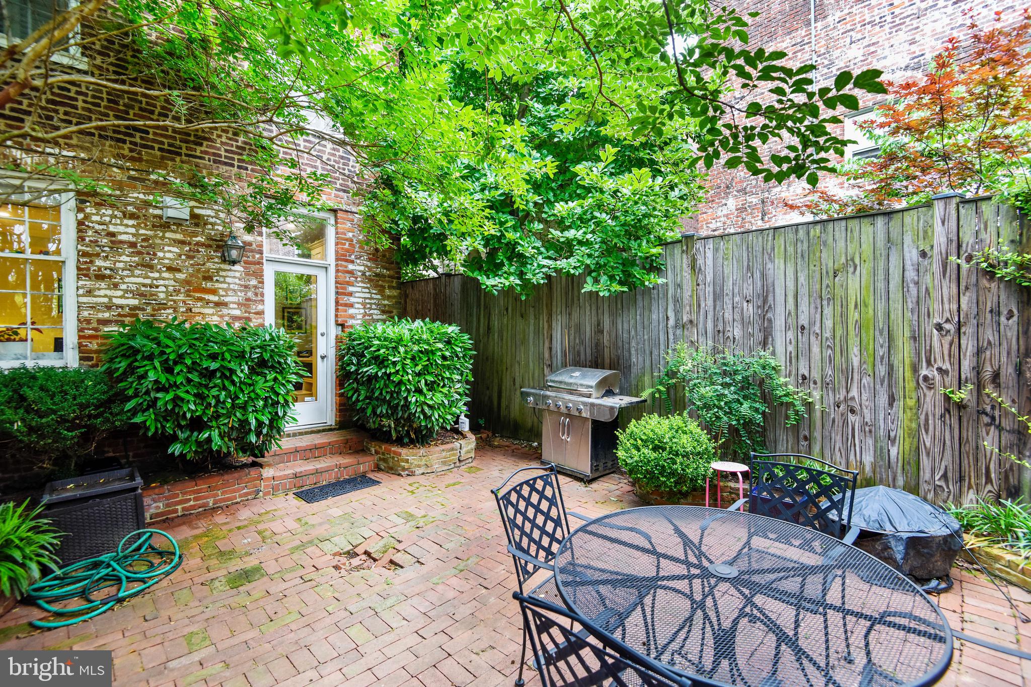 OLD TOWN ALEXANDRIA - Residential