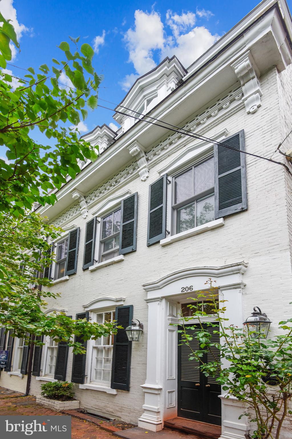 OLD TOWN ALEXANDRIA - Residential