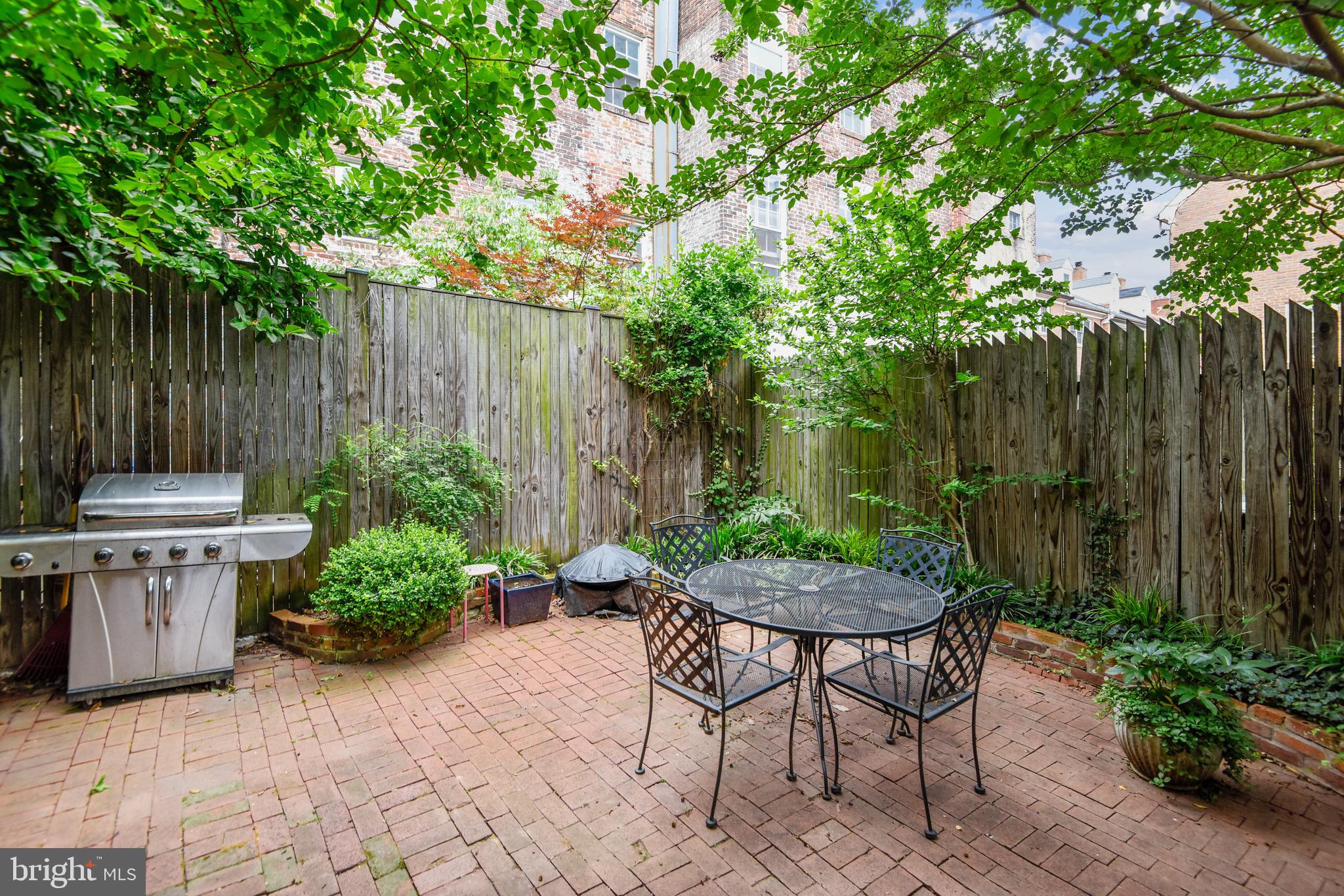 OLD TOWN ALEXANDRIA - Residential