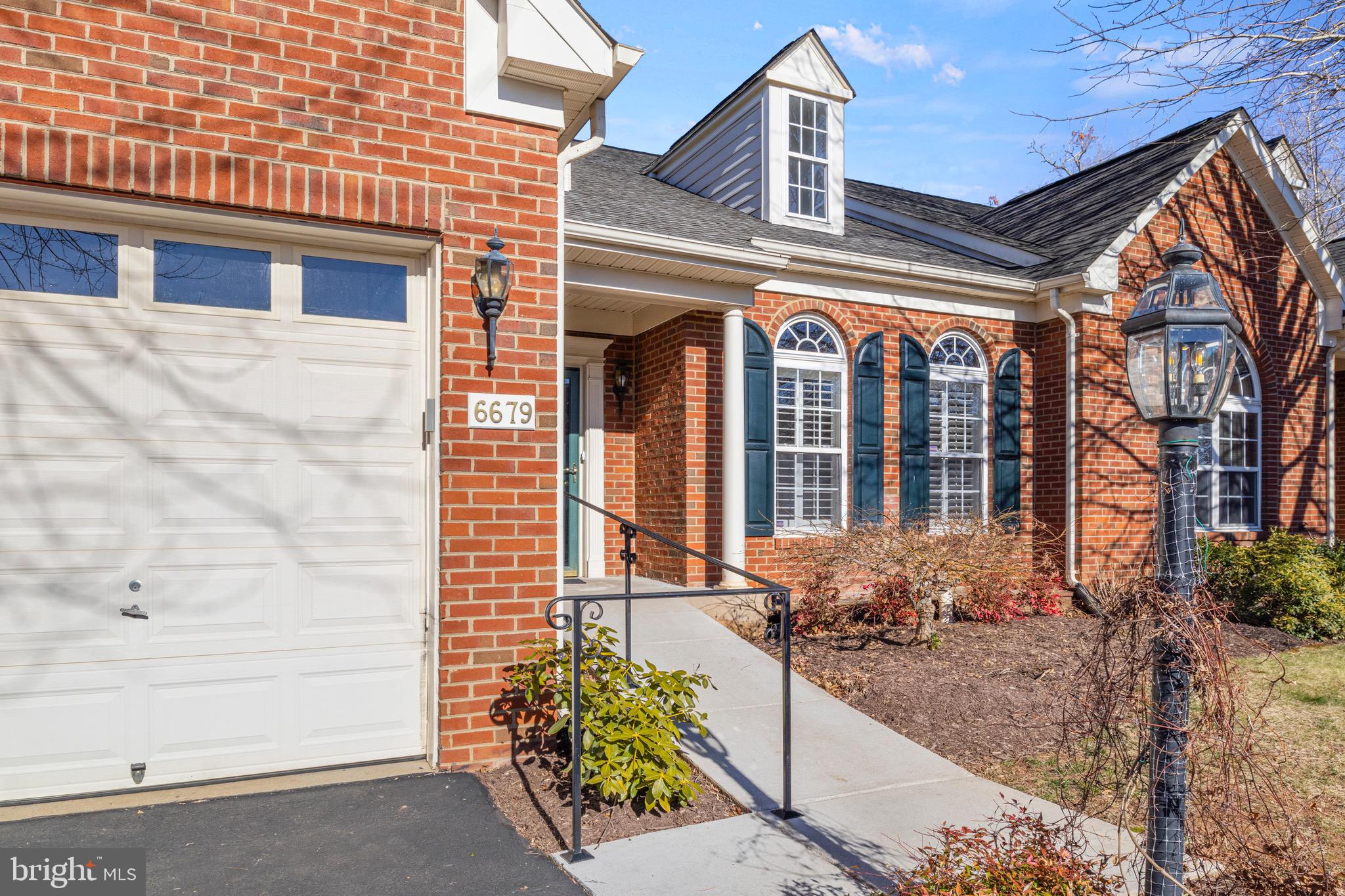 SUFFIELD MEADOWS - Residential