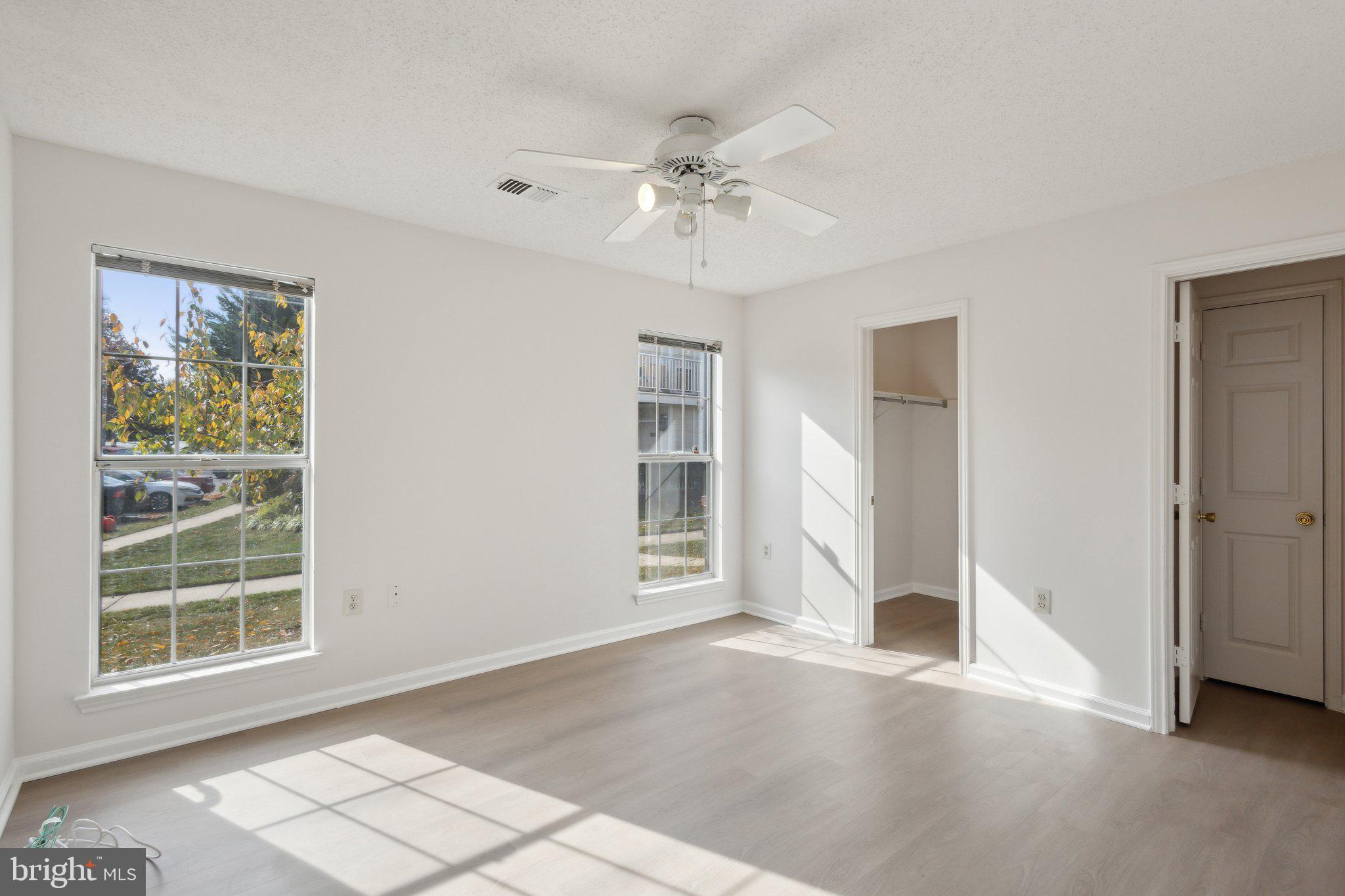 ASHBURN FARM - Residential