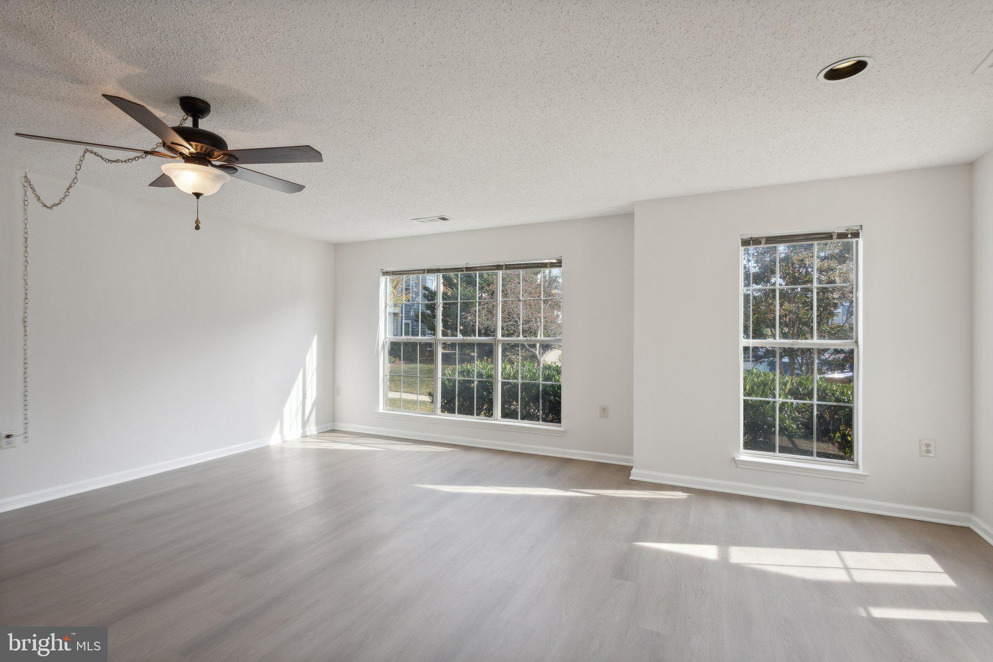 ASHBURN FARM - Residential