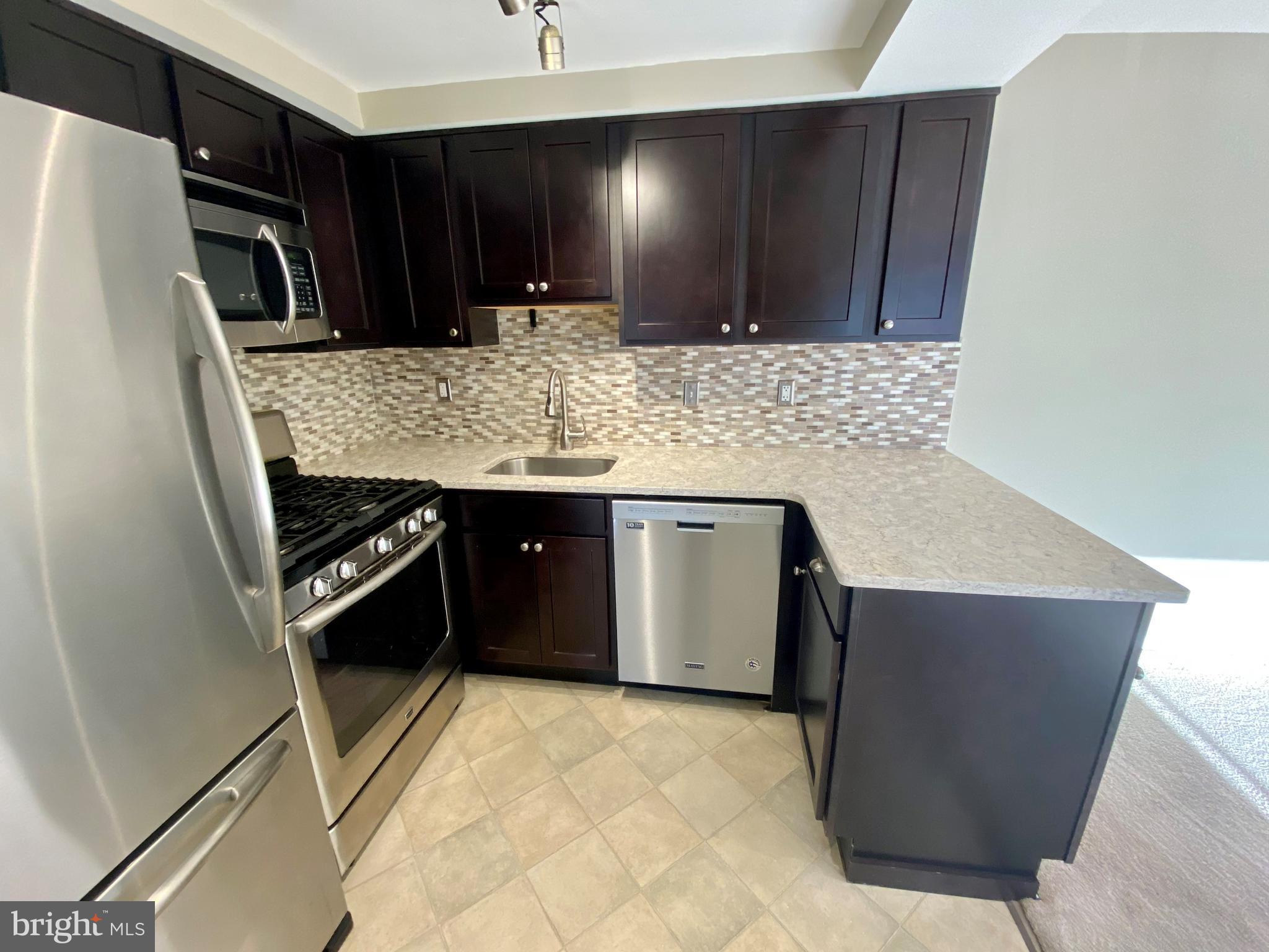 RIVA COMMONS - Residential Lease