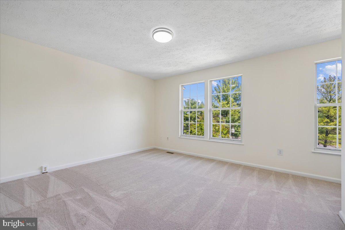 BALLENGER CREEK - Residential