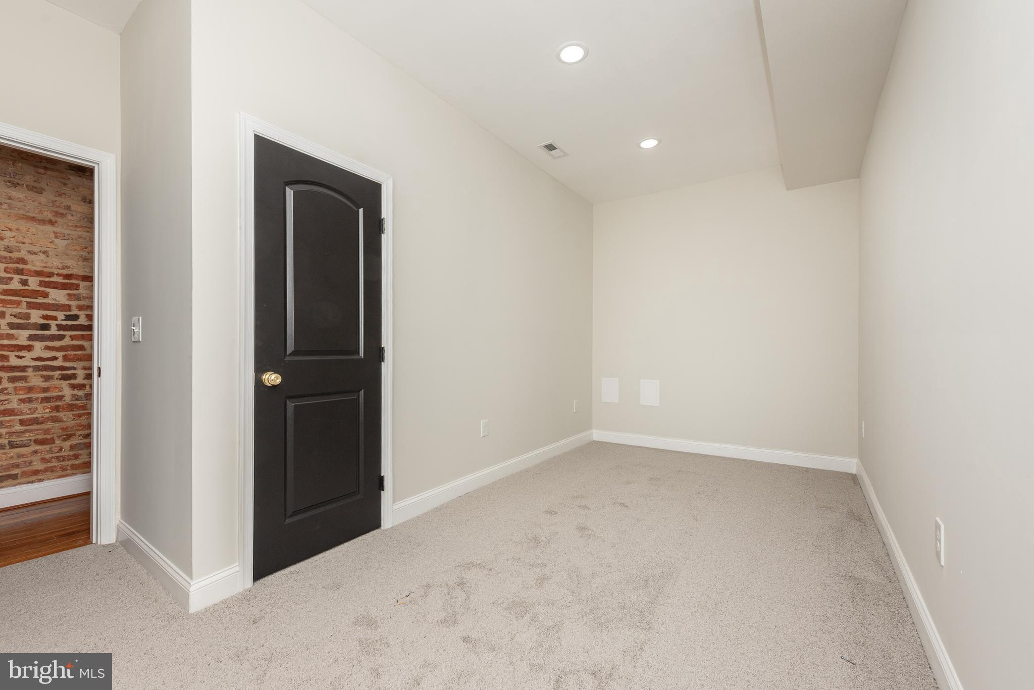 RESERVOIR HILL - Residential