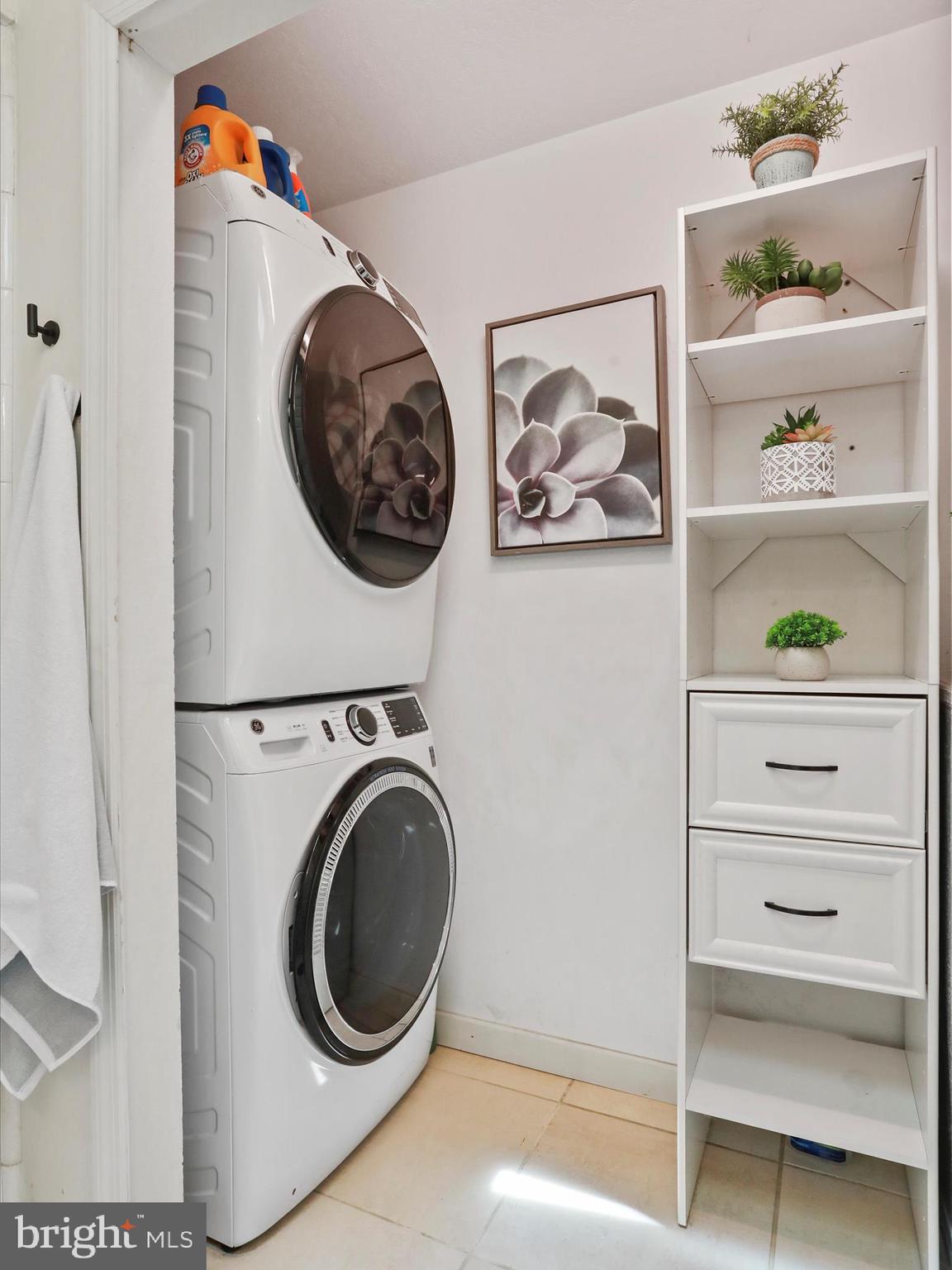 HIDDEN RIVER FARM - Residential