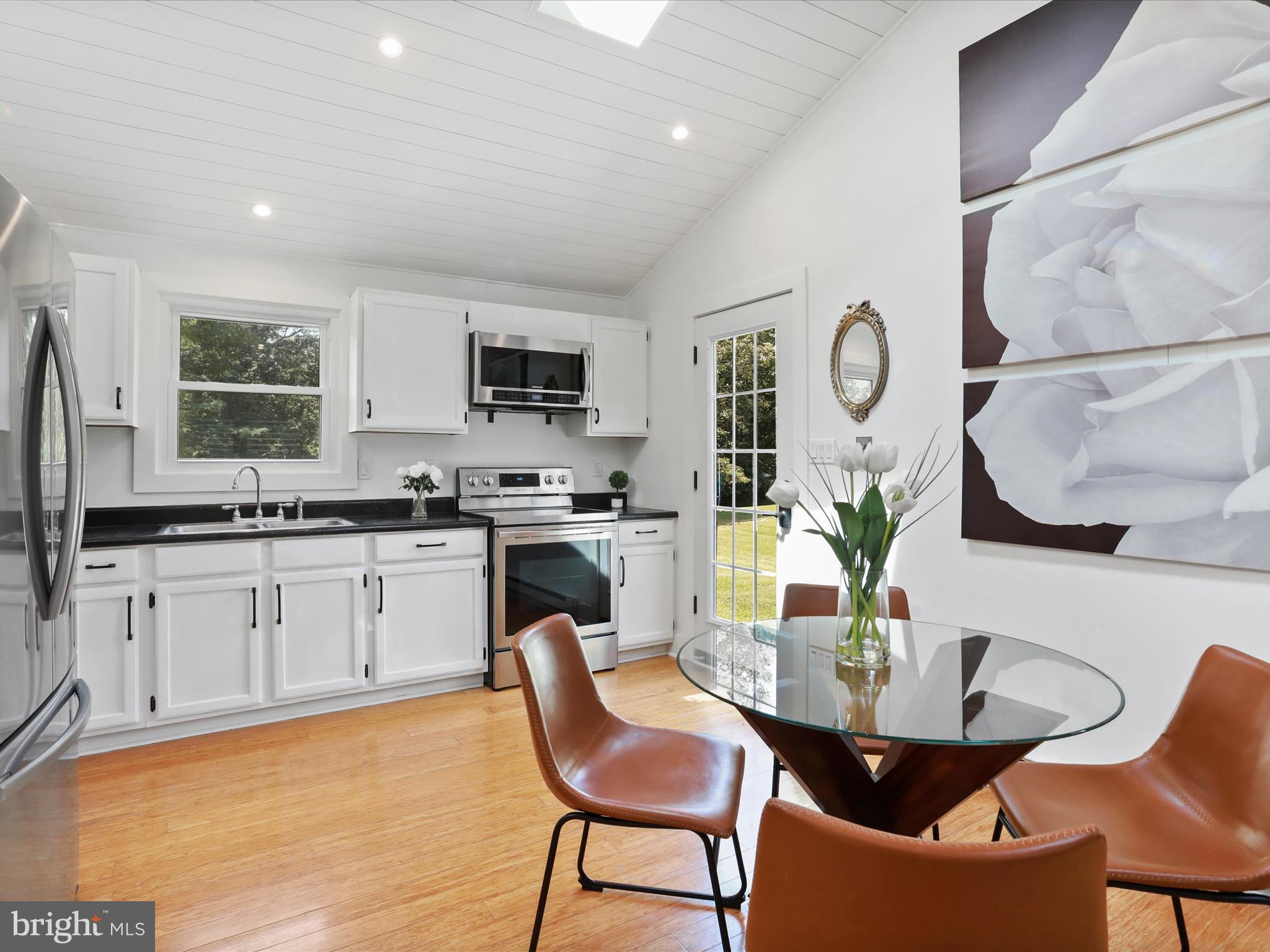 HIDDEN RIVER FARM - Residential