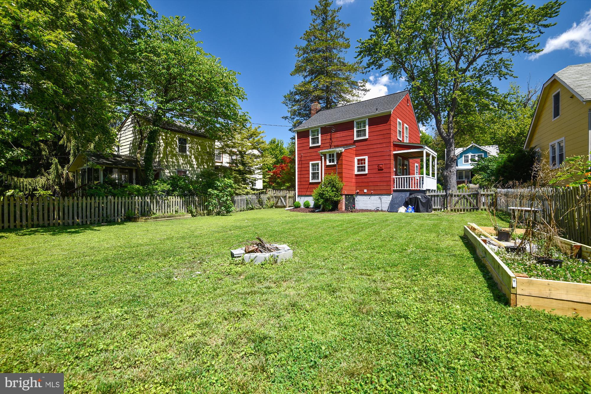 LAKE WALKER - Residential