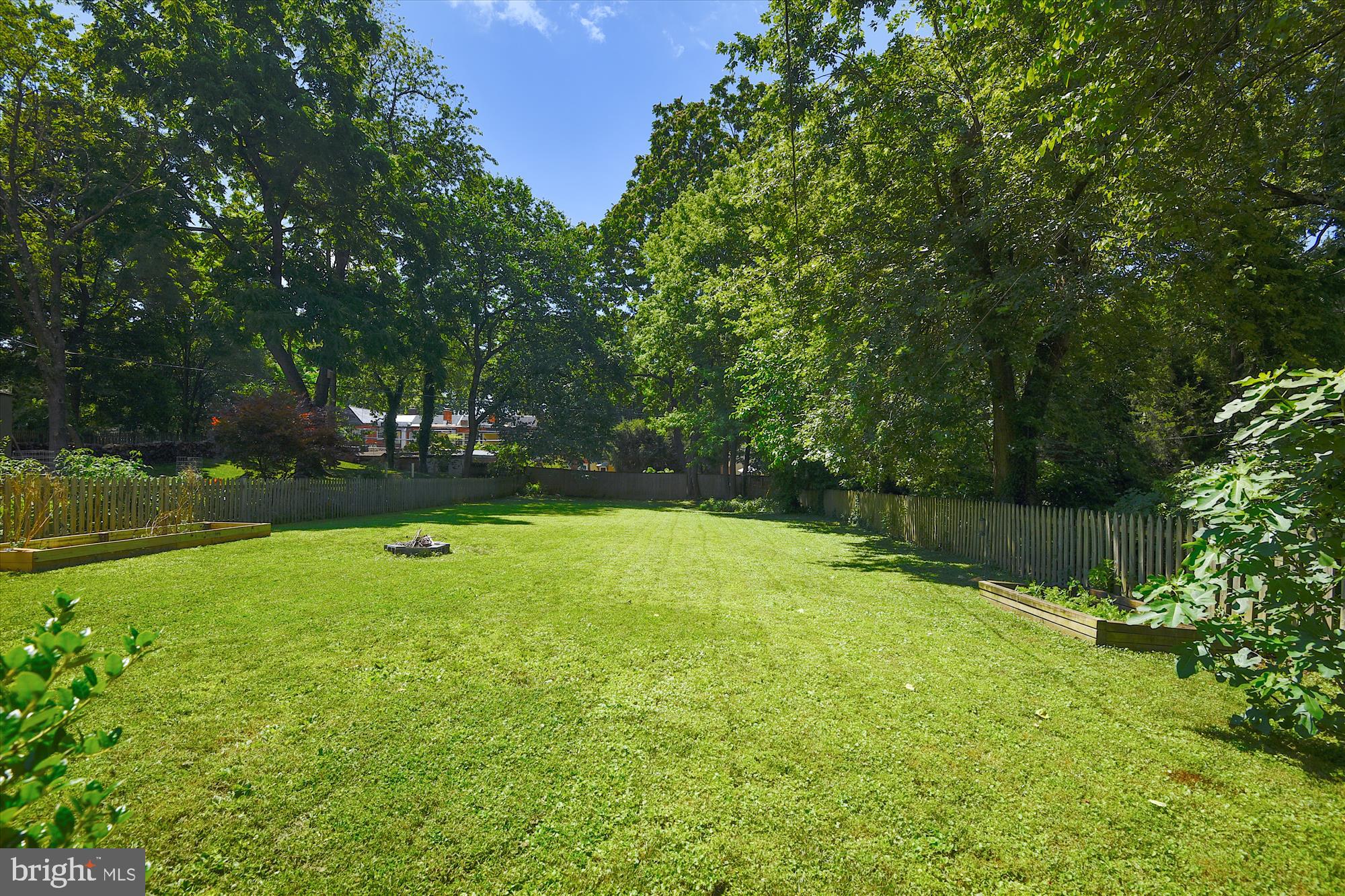 LAKE WALKER - Residential