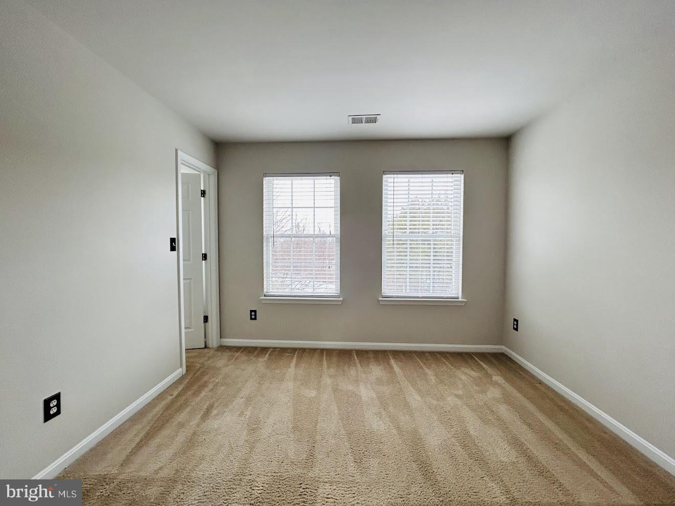 INDEPENDENCE/UNIV VLG - Residential Lease