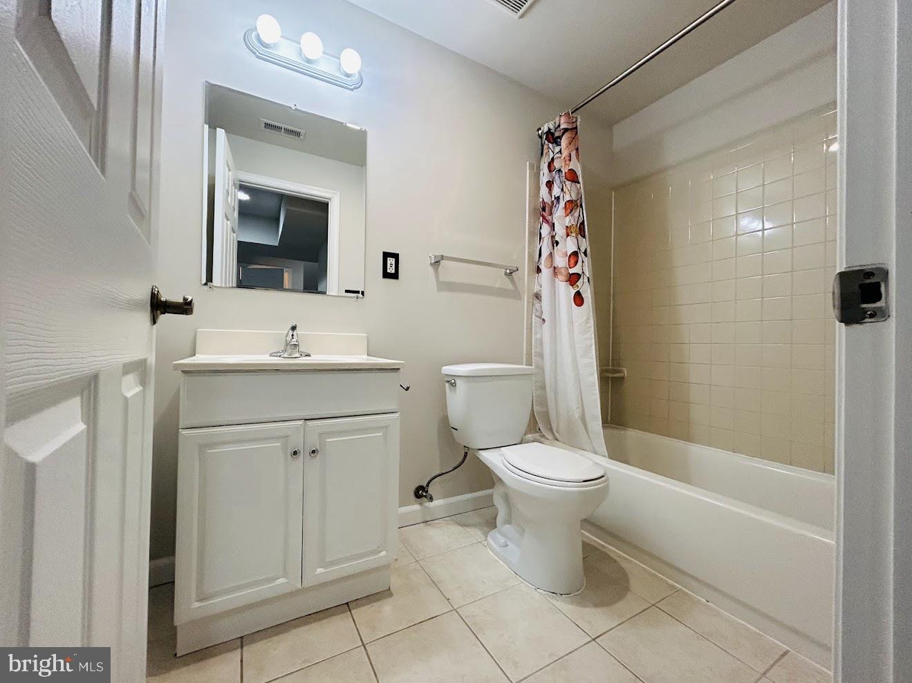 INDEPENDENCE/UNIV VLG - Residential Lease