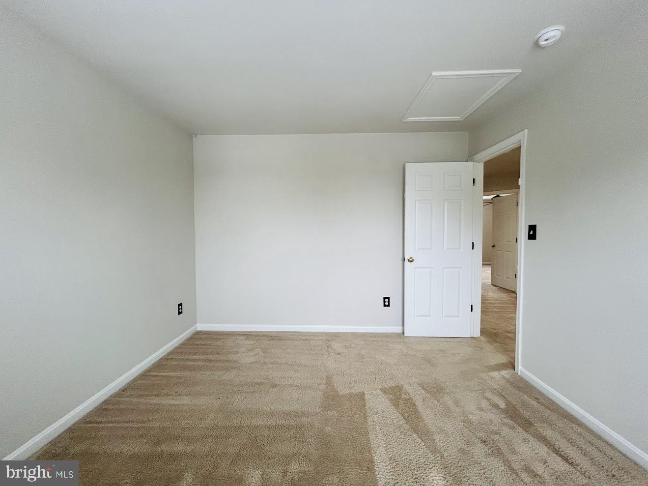 INDEPENDENCE/UNIV VLG - Residential Lease