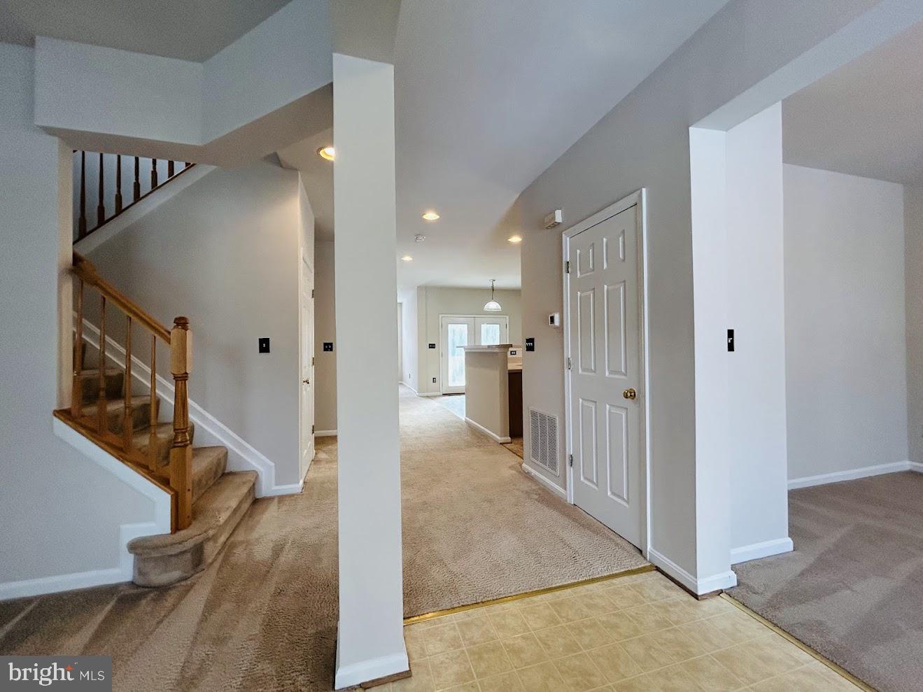 INDEPENDENCE/UNIV VLG - Residential Lease