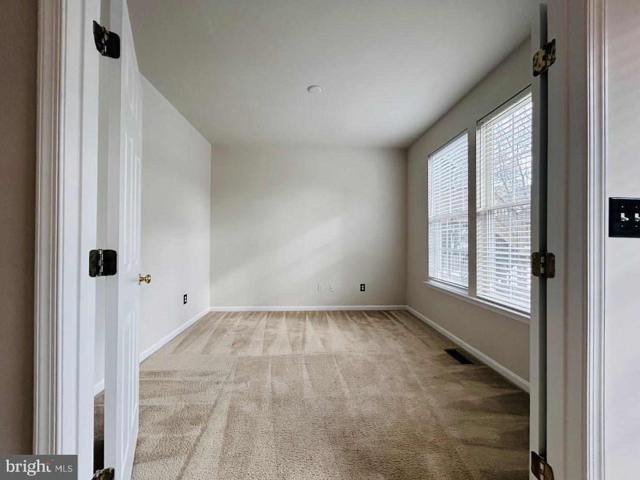 INDEPENDENCE/UNIV VLG - Residential Lease