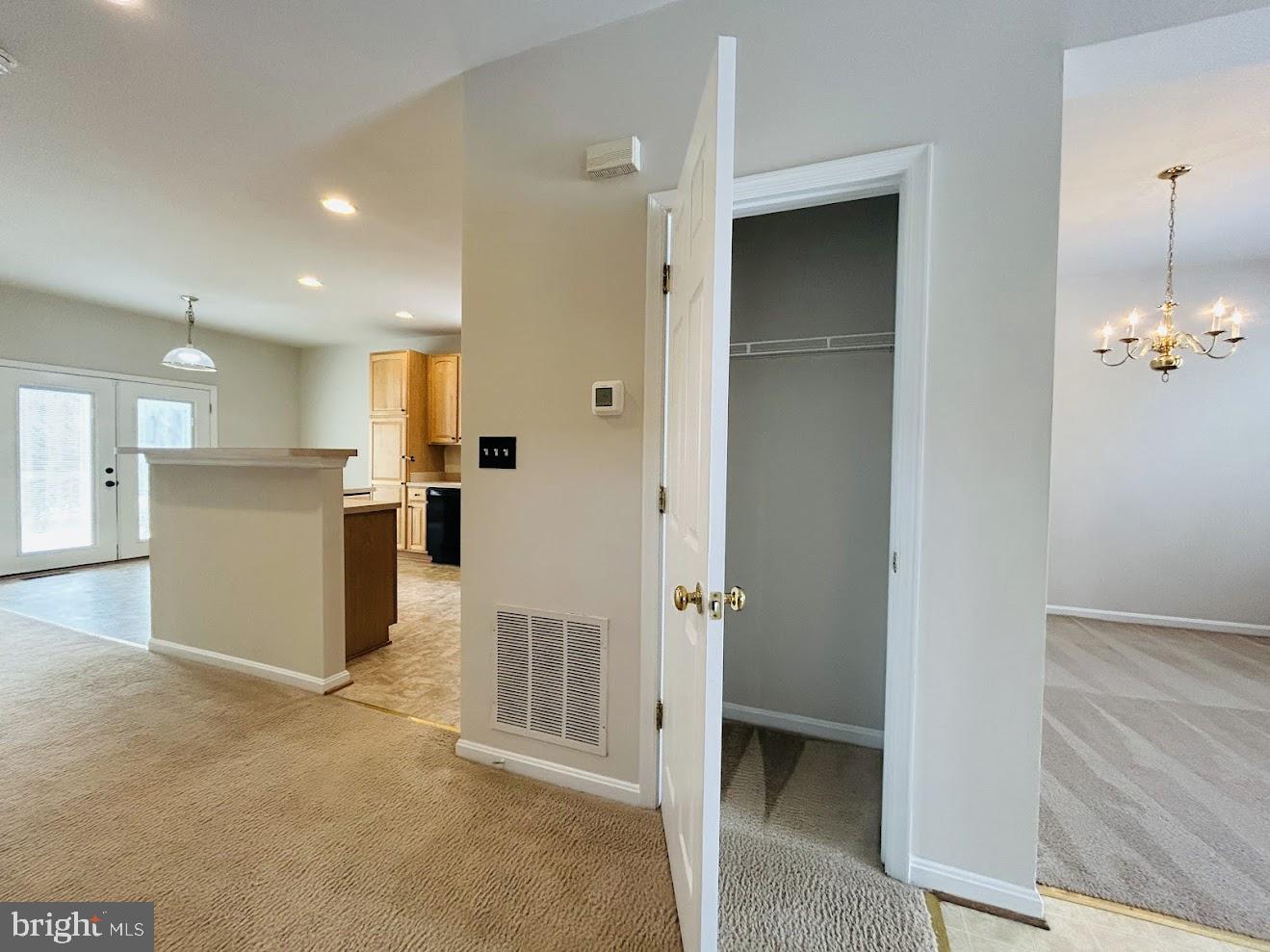 INDEPENDENCE/UNIV VLG - Residential Lease