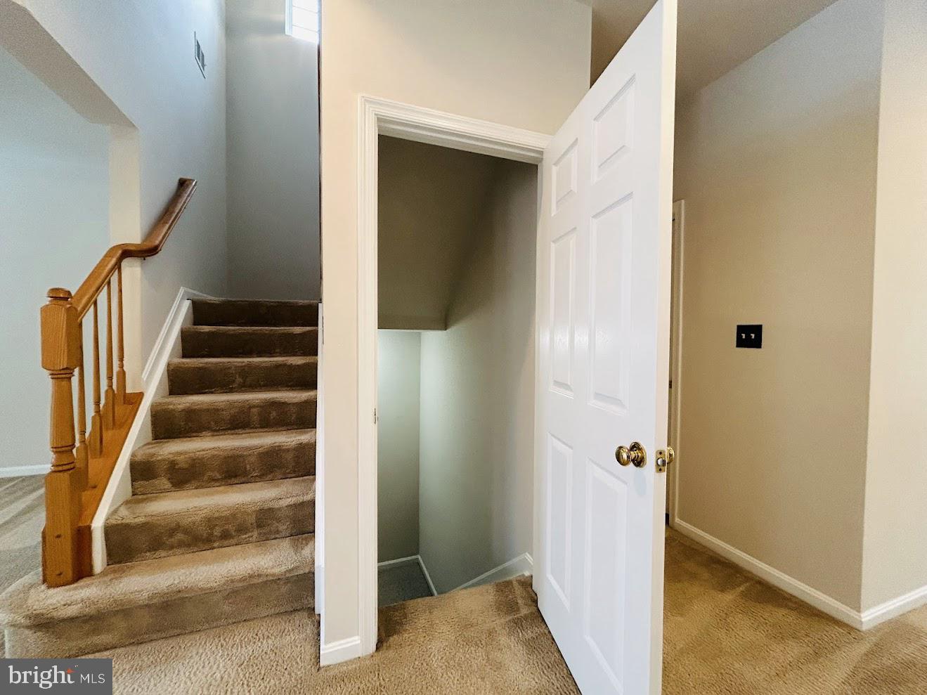 INDEPENDENCE/UNIV VLG - Residential Lease