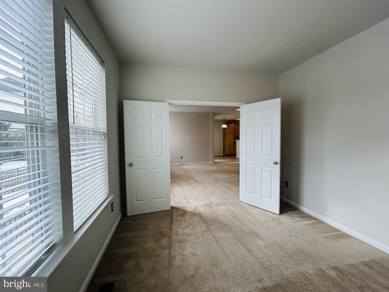 INDEPENDENCE/UNIV VLG - Residential Lease