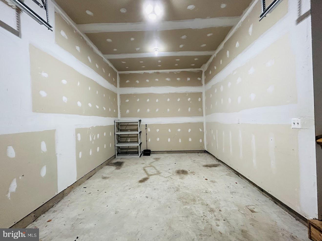 INDEPENDENCE/UNIV VLG - Residential Lease