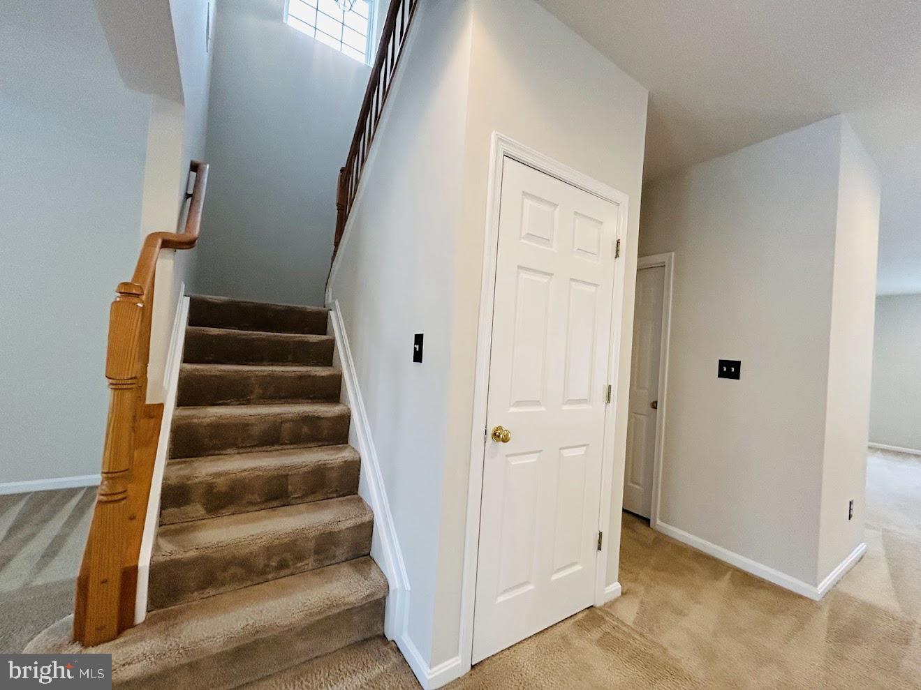 INDEPENDENCE/UNIV VLG - Residential Lease