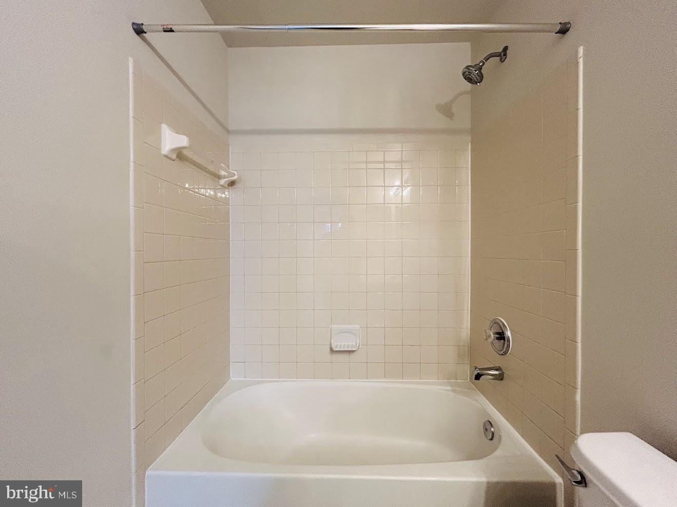 INDEPENDENCE/UNIV VLG - Residential Lease