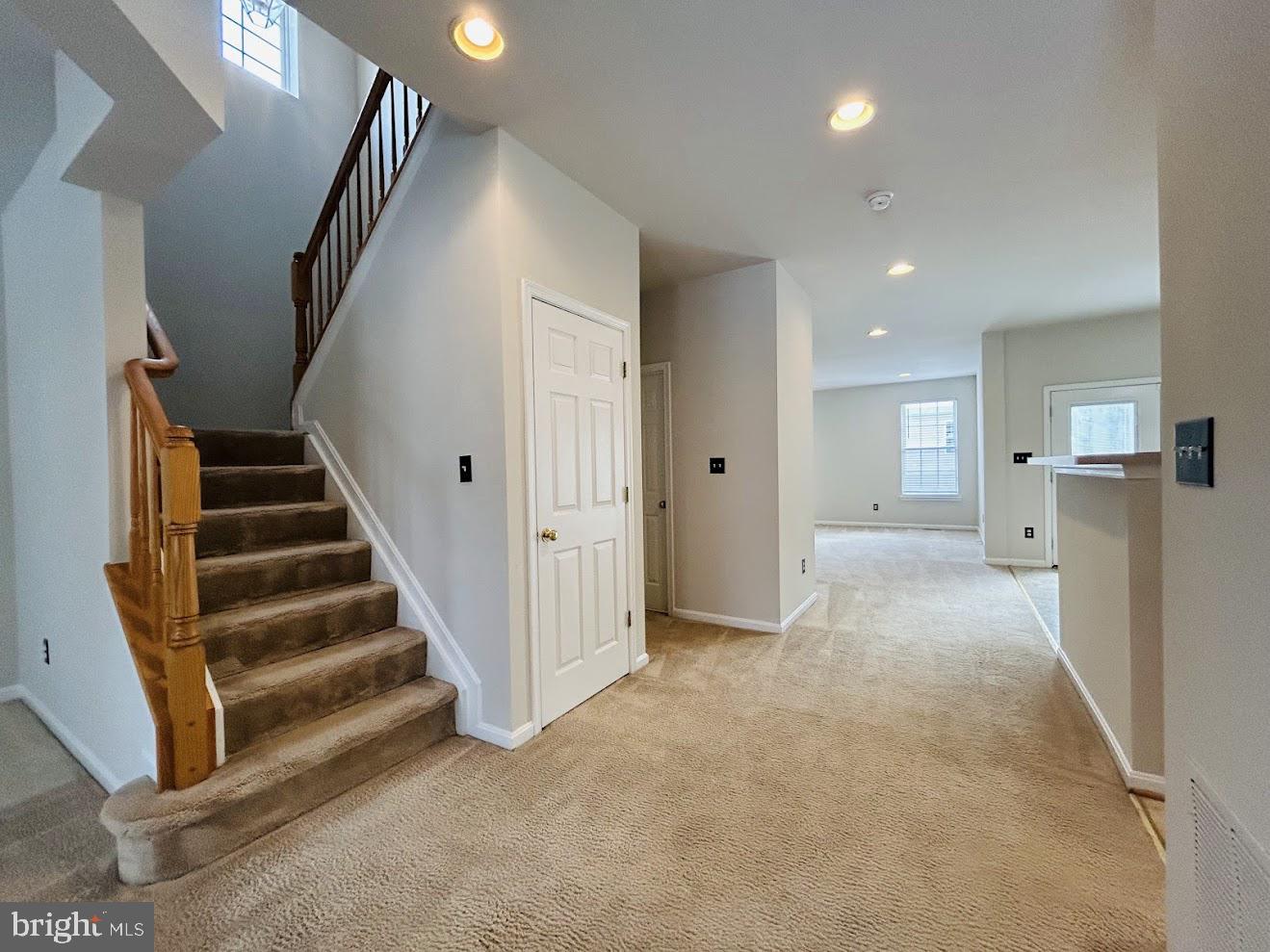 INDEPENDENCE/UNIV VLG - Residential Lease