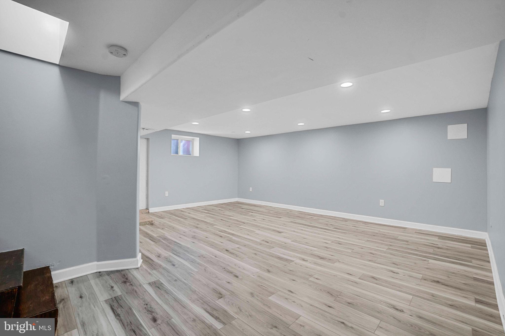 CATONSVILLE MANOR - Residential