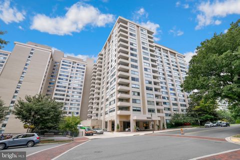 Photo of 5500 FRIENDSHIP BLVD #1822N, CHEVY CHASE, MD 20815 (MLS # MDMC2091344)