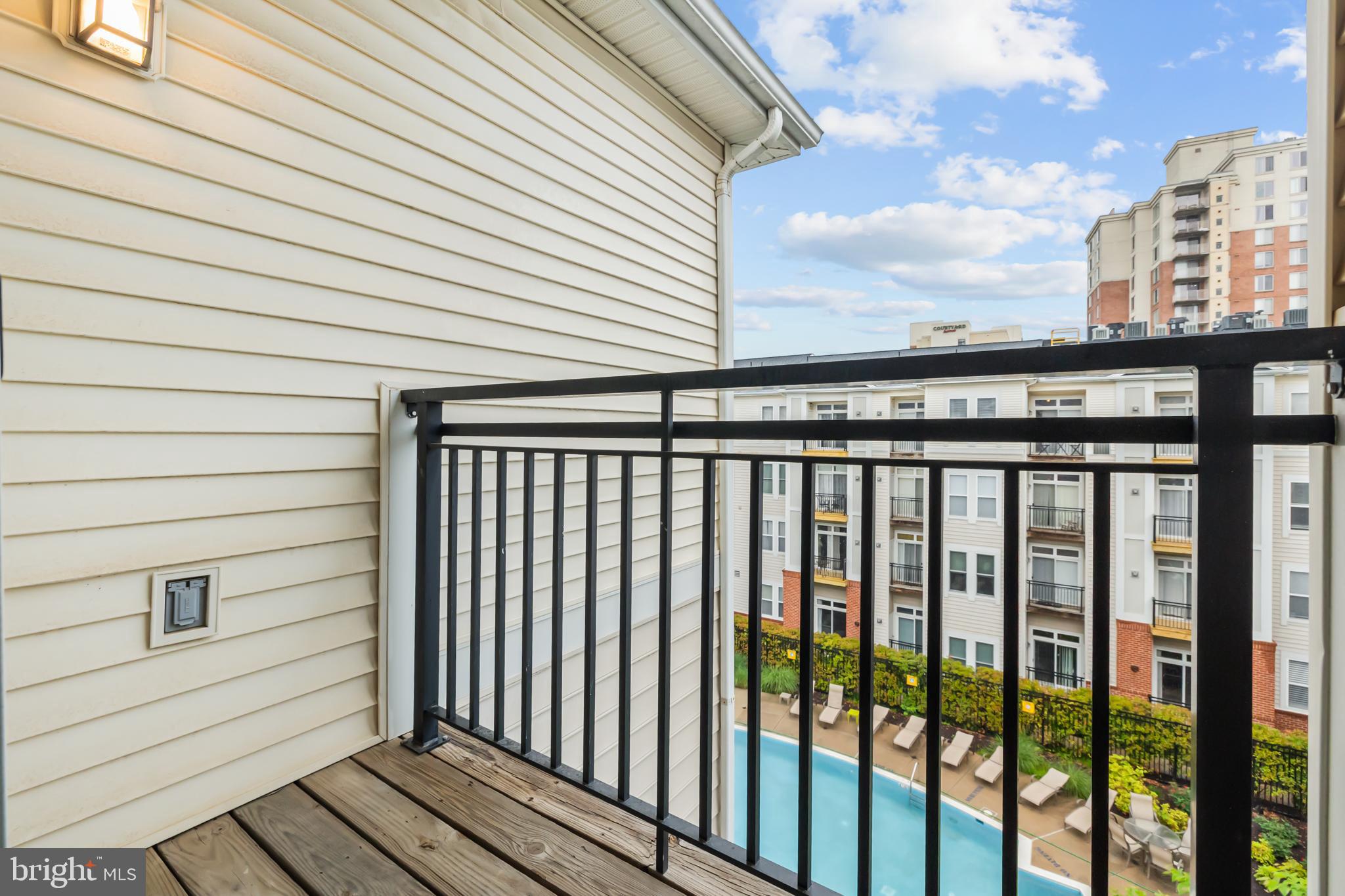 HALSTEAD AT THE METRO - Residential