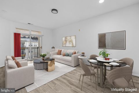 Photo of 2655 Prosperity Avenue #415, FAIRFAX, VA 22031 (MLS # VAFX2315940)
