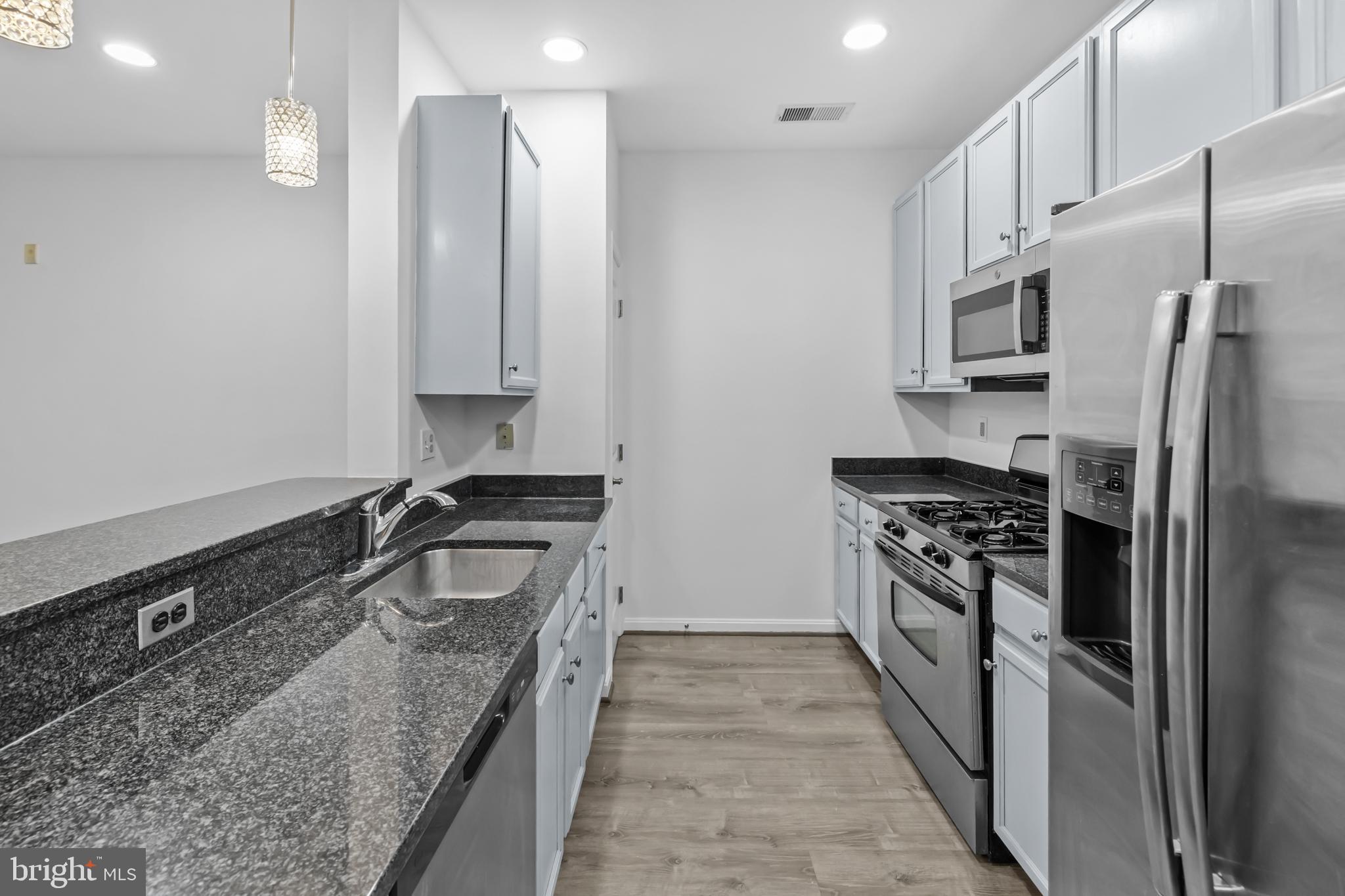 HALSTEAD AT THE METRO - Residential