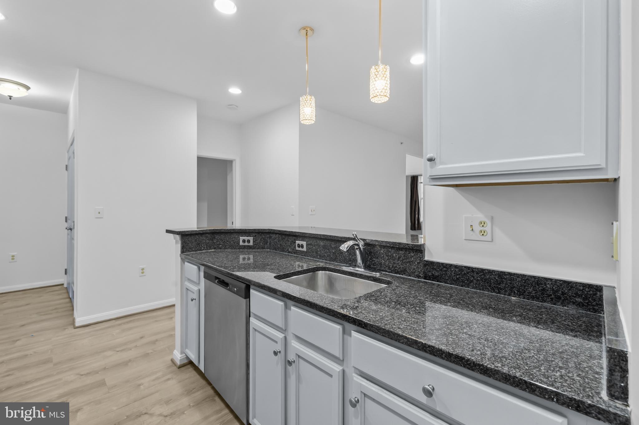 HALSTEAD AT THE METRO - Residential